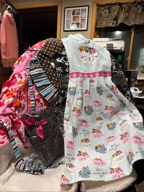 Bundle of 5 cute aprons
